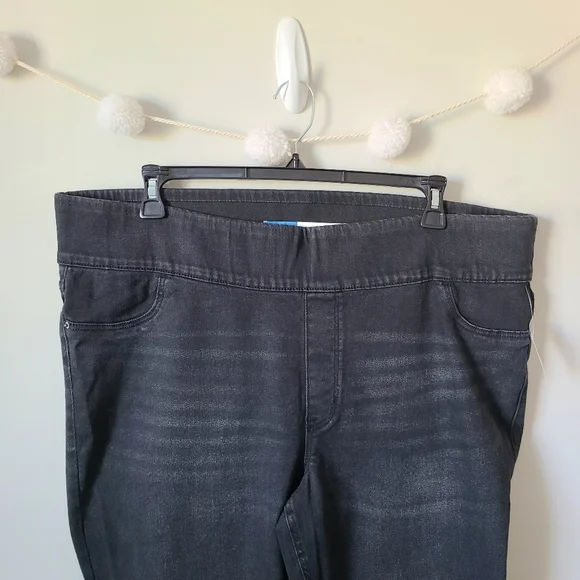 Old Navy Rockstar High Rise Super Skinny Jeggings - Picture 3 of 8